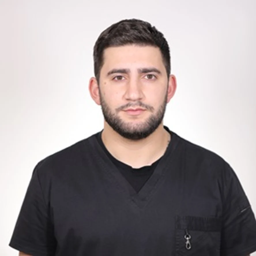 Արկադի Մնացականյան